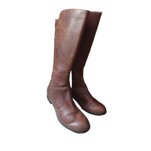 8.5 Born Amilia flat boots